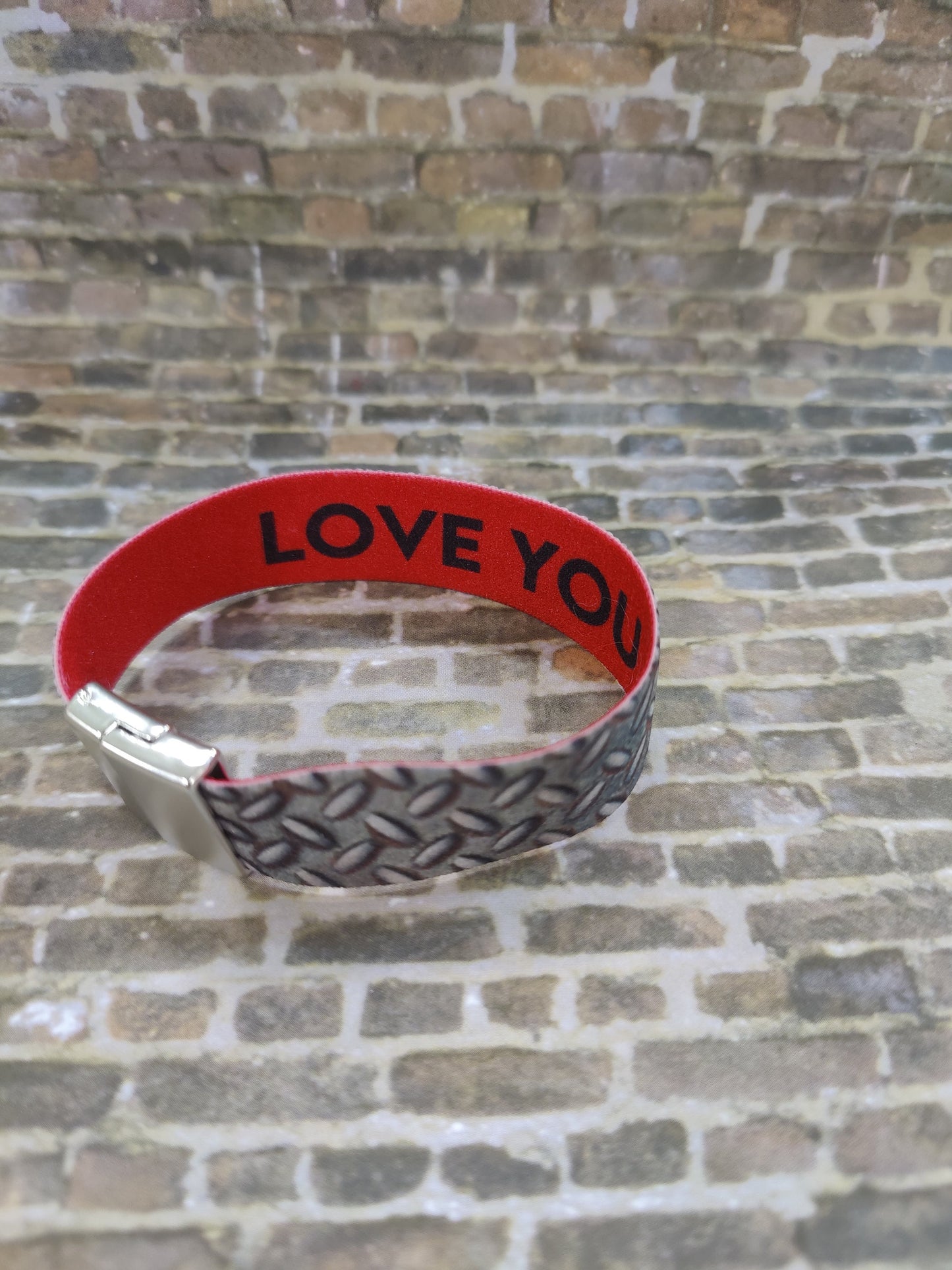 Diamond Plate - Thick Elastic Wristband Bracelet - stretchy with durable magnetic clasp - heavy duty, 7/8" Great Father's Day, Birthday gift